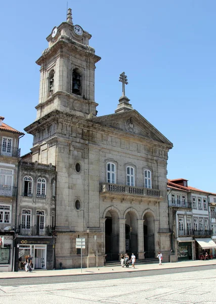 セント ピーターズ バシリカ 18世紀と19世紀に新古典主義様式で建てられたカトリック寺院 ポルトガルのギマレスのツアー広場に面した 7月19 2021 — ストック写真
