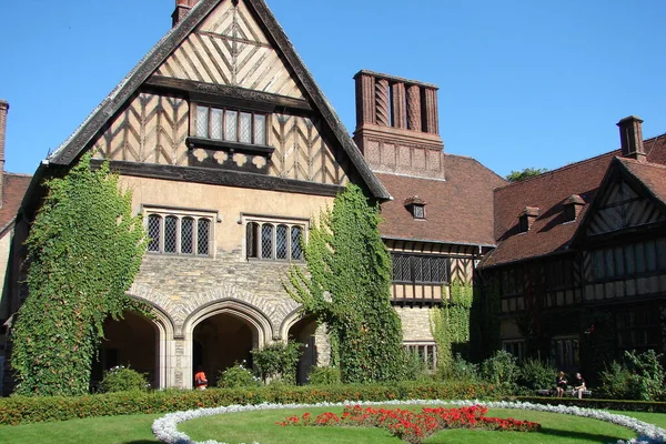 Schloss Cecilienhof Ort Der Potsdamer Konferenz 1945 Der Gedenkhof Vordergrund — Stockfoto