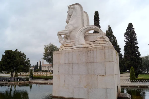 Esculturas Cavalos Brancos Torno Fonte Monumental Praça Império Belém Lisboa — Fotografia de Stock