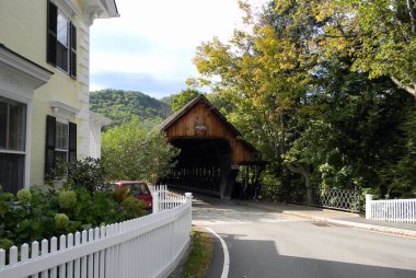 Orta Kapalı Köprü, Temmuz 1969 'da tamamlandı, Woodstock, Vermont
