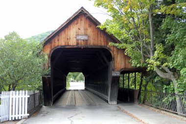 Orta Kapalı Köprü, Temmuz 1969 'da tamamlandı, Woodstock, Vermont