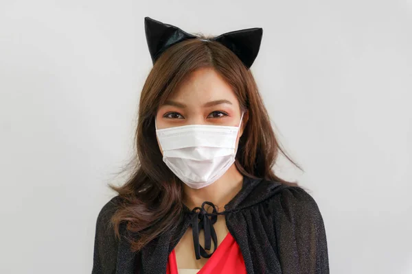 Portret Van Aziatische Vrouwen Halloween Heks Kostuum Dragen Beschermende Gezichtsmasker — Stockfoto