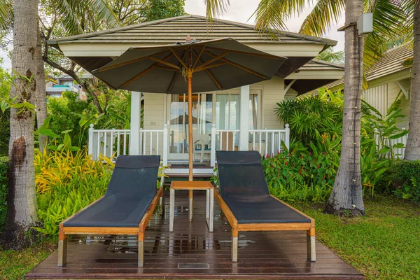 Huahin Tayland 'daki sahil tatil köyü ve otel için deniz manzarası ve ön bungalovu.