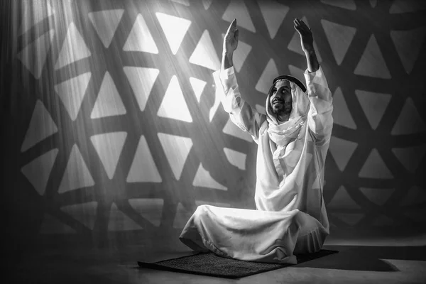 Arab Muslim Ibadah Doa Dan Berdoa Untuk Berkat Allah Masjid — Stok Foto