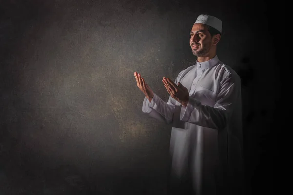 Fundo Islâmico Homem Muçulmano Árabe Adoração Roupa Descongelada Orando Por — Fotografia de Stock