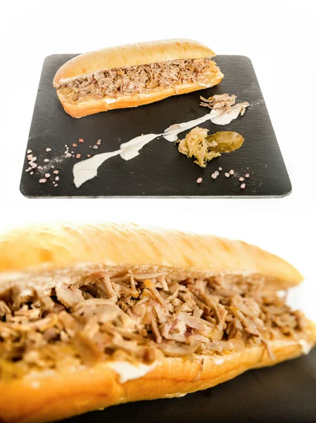 Sandvich com frango, carne de giroscópios e legumes — Fotografia de Stock