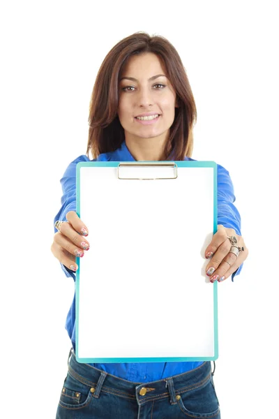 Joven mujer de negocios sonriente mostrando letrero en blanco, sobre blanco — Foto de Stock