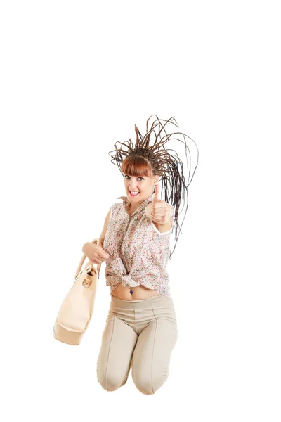 Casual mode vrouw met zak springen gelukkig — Stockfoto