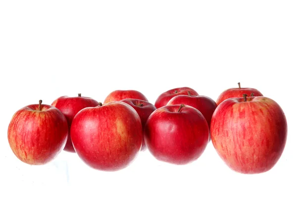 Gros plan de bouquet de pommes rouges fraîches savoureuses naturelles et saines — Photo