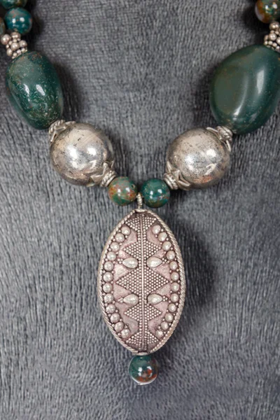 Vintage moda antik renkli Takı Kolye siyah manne üzerinde