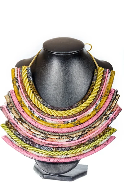 Moda vintage collar de joyería de colores antiguos en manne negro —  Fotos de Stock