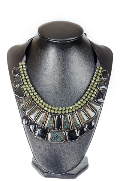 Vintage módní starožitný barevné šperky náhrdelník na černém manne — Stock fotografie