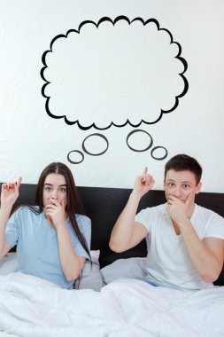 sürpriz çift boş boşaltmak yer bulut gösterilen