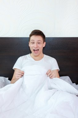 KUDRET ile şok yatakta yatan adam