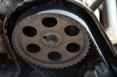 Otomobil gazı dağıtım mekanizmasının fotoğrafı