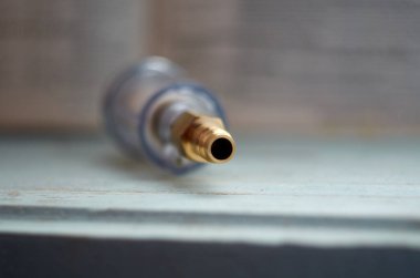 Sprey tabanca için pirinç erkek eşleşmesi olan mini filtreli fotoğraf