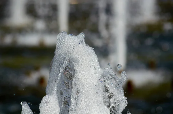 Agua Que Brota Fuente Cerca — Foto de Stock