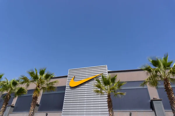 Barcelona Spanien März 2021 Blick Auf Das Nike Kaufhaus Mit Stockbild