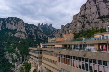 BARCELONA, İspanya - 27 Mart 2021: SANTA MARIA DE MONTSERRAT restoranının görüntüsü