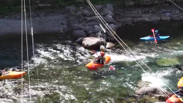 Lleida Spanien Juli 2021 Kajak Wettkampflehrer Bringt Kindern Bei Einen — Stockvideo