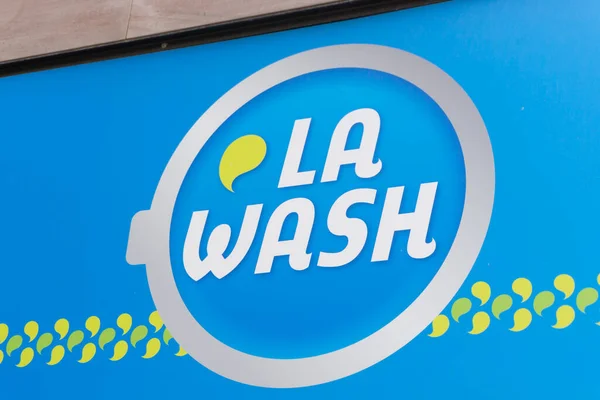 Barcelona Spain July 2021 Blue Sign Wash Laundry Logo — Stock Photo, Image