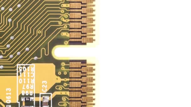 Close-up van circuit board naar beneden — Stockvideo