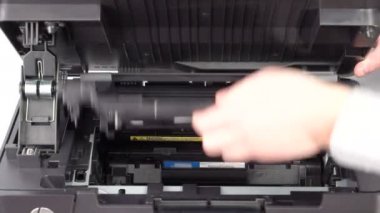 Lazer Yazıcı kartuşunu değiştirme