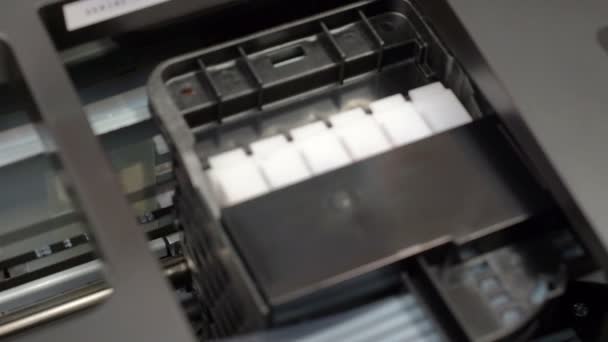 Cabezal de impresora de inyección de tinta en acción — Vídeo de stock