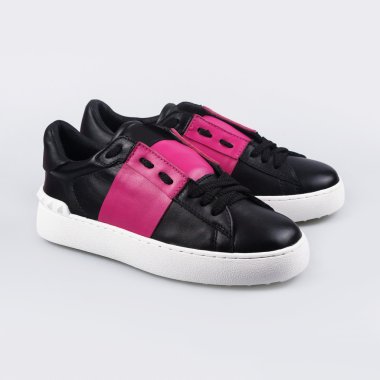 Parlak şık spor ayakkabı