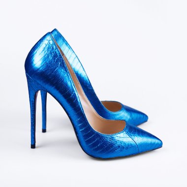 Kadın ayakkabıları beyazda izole edilmiş