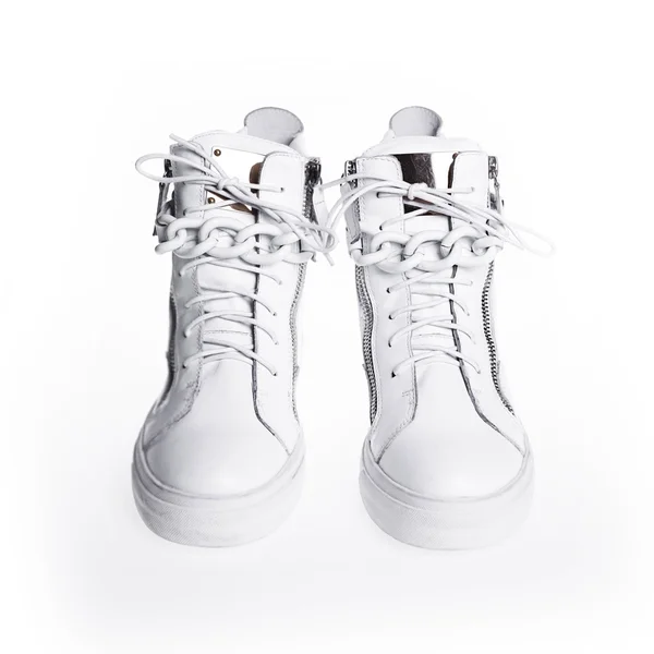 Білий стильний кросівки — стокове фото