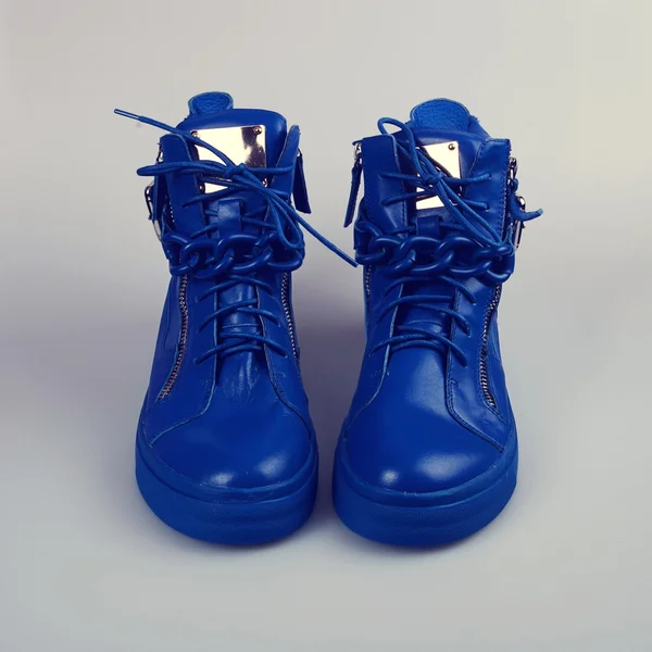 Zapatillas de deporte con estilo brillante — Foto de Stock