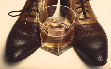 Erkek aksesuarları ve viski