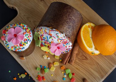 renkli şeker ile ev yapımı Panettone 