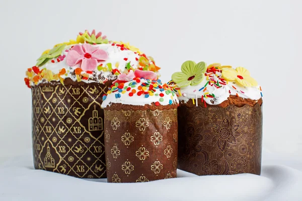 Домашний Panettone с красочными конфеты — стоковое фото