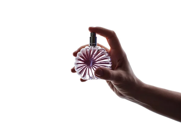 Hände und Parfüm isoliert auf weißem Hintergrund — Stockfoto