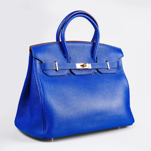 Weibliche blaue Lederhandtasche — Stockfoto