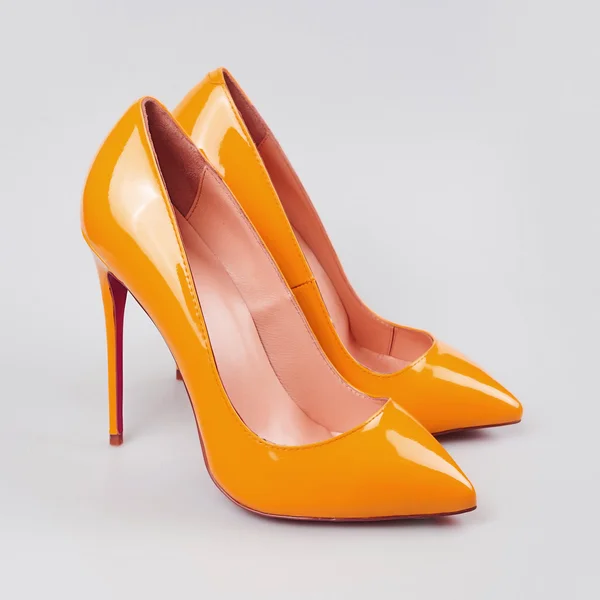 Yellow female shoes — Stock Photo, Image