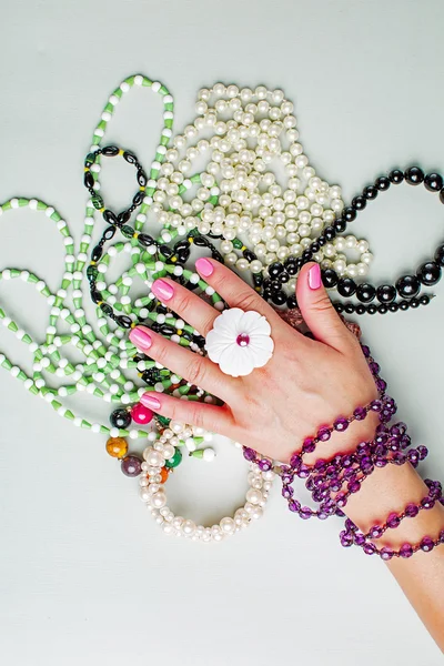 Femmes accessoires d'été et bijoux — Photo