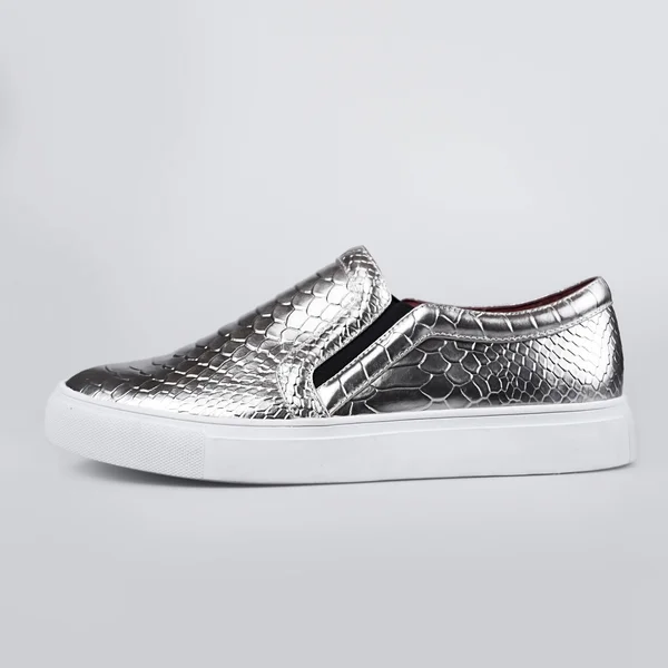 Γυναικεία παπούτσια silver — Φωτογραφία Αρχείου