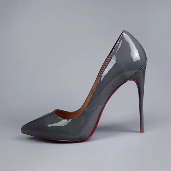 Ženské boty šedé — Stock fotografie
