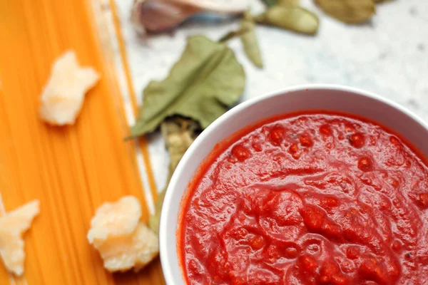 Saus Spaghetti Voor Het Maken Van Pasta Bolognese — Stockfoto