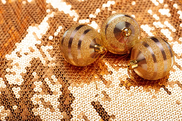 Boules Noël Sur Fond Doré Brillant — Photo