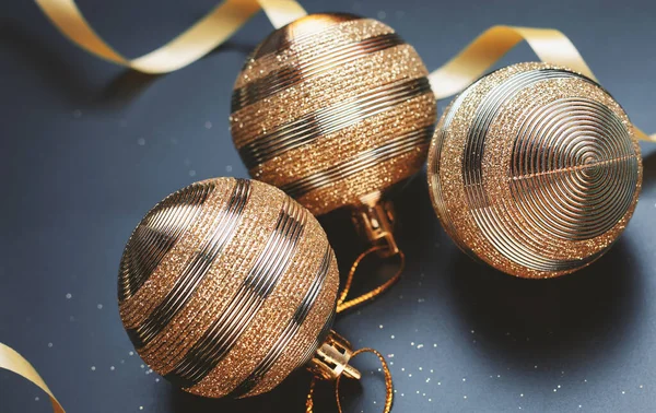 Boules Noël Sur Fond Sombre — Photo