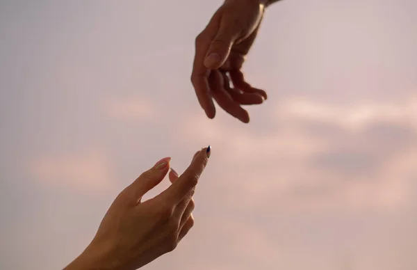 Beautiful Female Male Hand Reaching Each Other — Stock Photo, Image