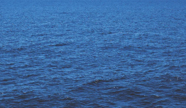 Textur Des Wunderschönen Dunkelblauen Meerwassers — Stockfoto