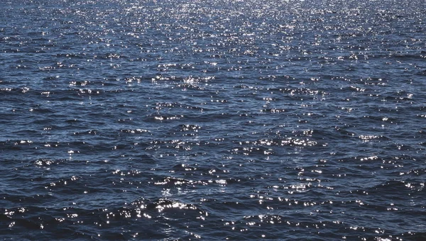 蓝色海水在平静的地方 — 图库照片