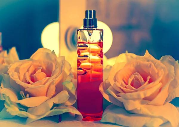 Perfume femenino —  Fotos de Stock