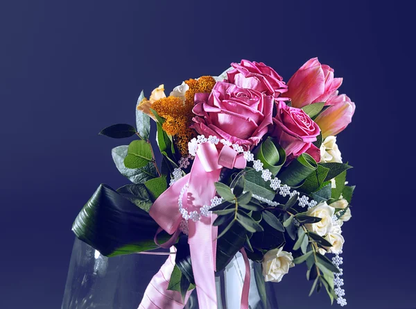 Bouquet of spring flowers in a vase — Stock Photo, Image