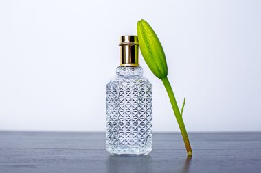 parfüm ve yeşil bud